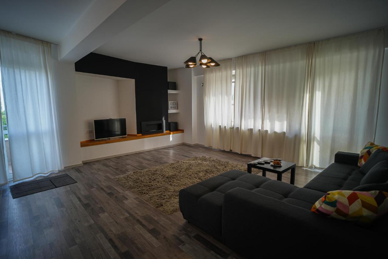 Penthouse With Huge Rooftop & Amazing City View Bucarest Exterior foto