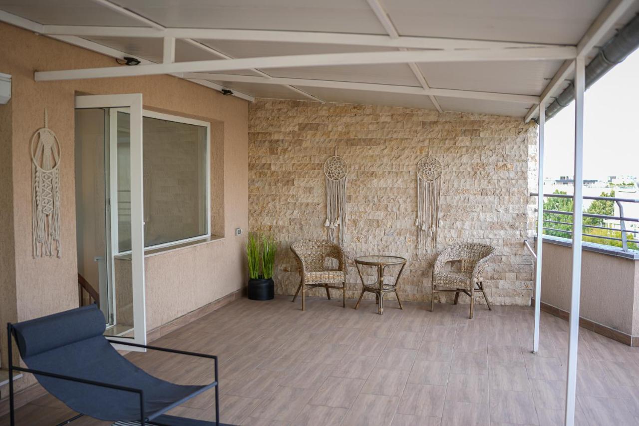 Penthouse With Huge Rooftop & Amazing City View Bucarest Exterior foto